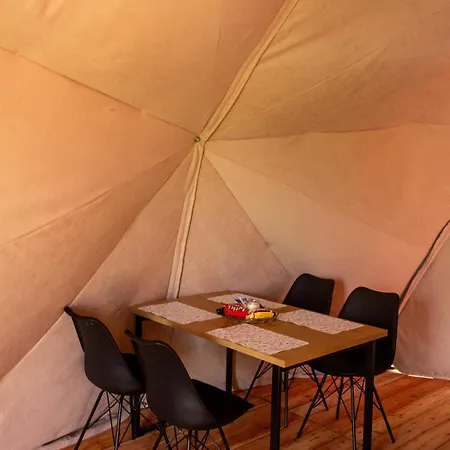 Nyaraló Glamping A Under The Stars - The Dome